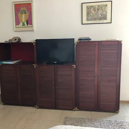 Capital Blue Moon Apartment