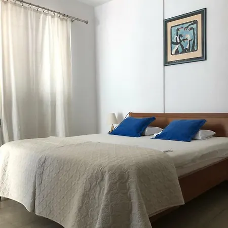 Apartment Capital Blue Moon *