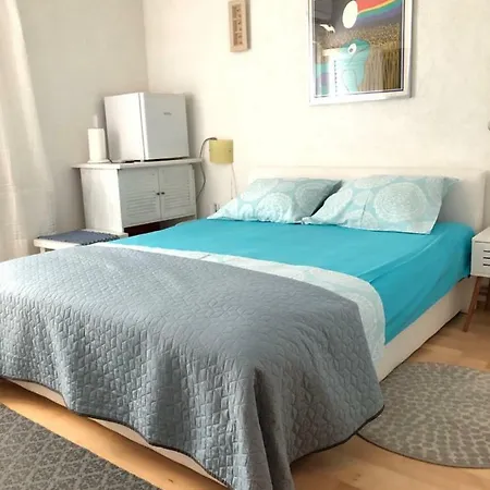 Apartment Capital Blue Moon *
